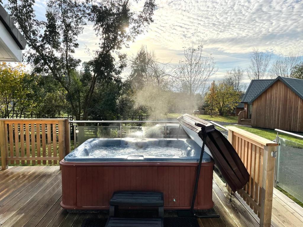Sparrowhawk Cottage With Hot Tub Newton Stewart Extérieur photo