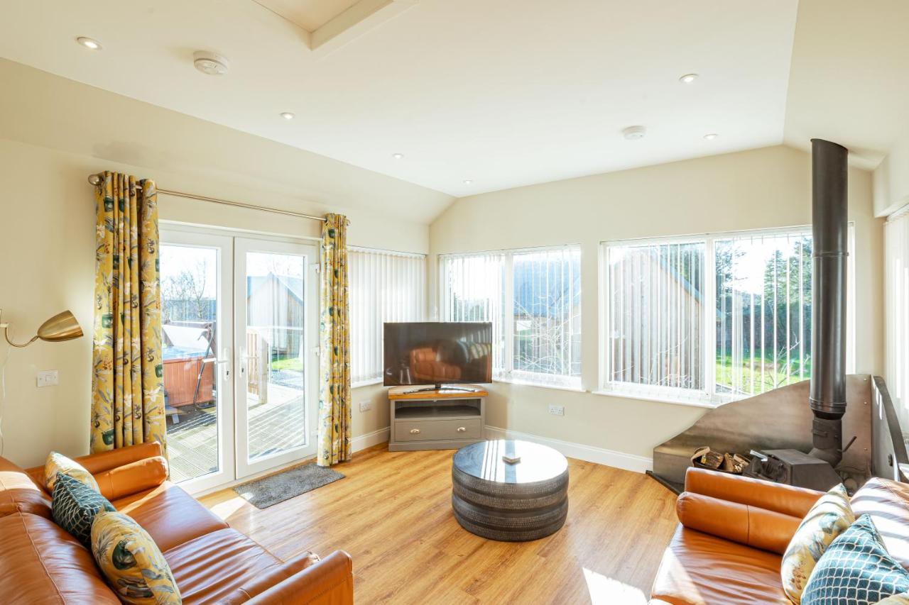 Sparrowhawk Cottage With Hot Tub Newton Stewart Extérieur photo